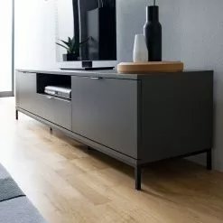 Studio Copenhagen TV-Lowboard Harma - Dunkelgrau 25 Studio Copenhagen TV-Lowboard Harma - Dunkelgrau -Kommoden Verkäufe 2023 1000007083 181026 16371304 MOOD GALLERYIMAGES P000000001000007083 mood