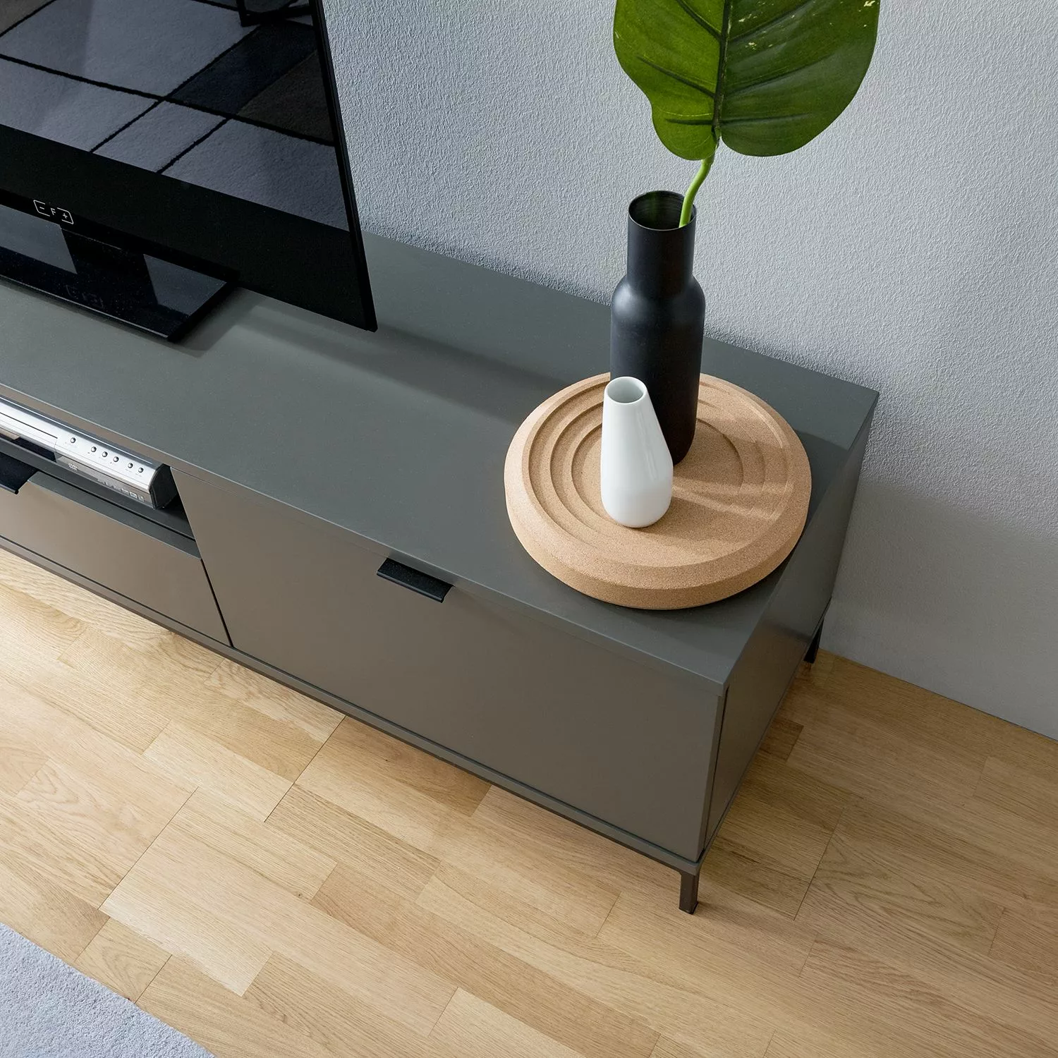 Studio Copenhagen TV-Lowboard Harma - Dunkelgrau 13 Studio Copenhagen TV-Lowboard Harma - Dunkelgrau – Bild 11