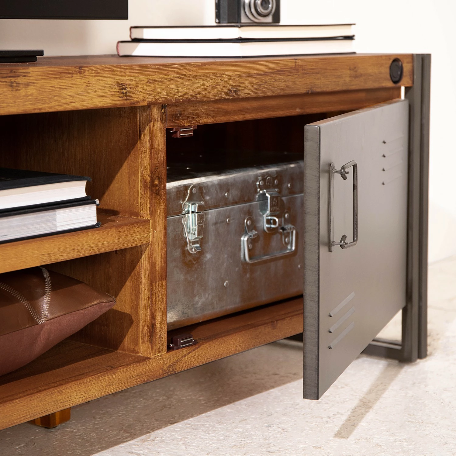 Ars manufacti TV-Lowboard Manchester II - Akazie massiv / Metall - Akazie / Anthrazit 22 Ars manufacti TV-Lowboard Manchester II - Akazie massiv / Metall - Akazie / Anthrazit – Bild 20