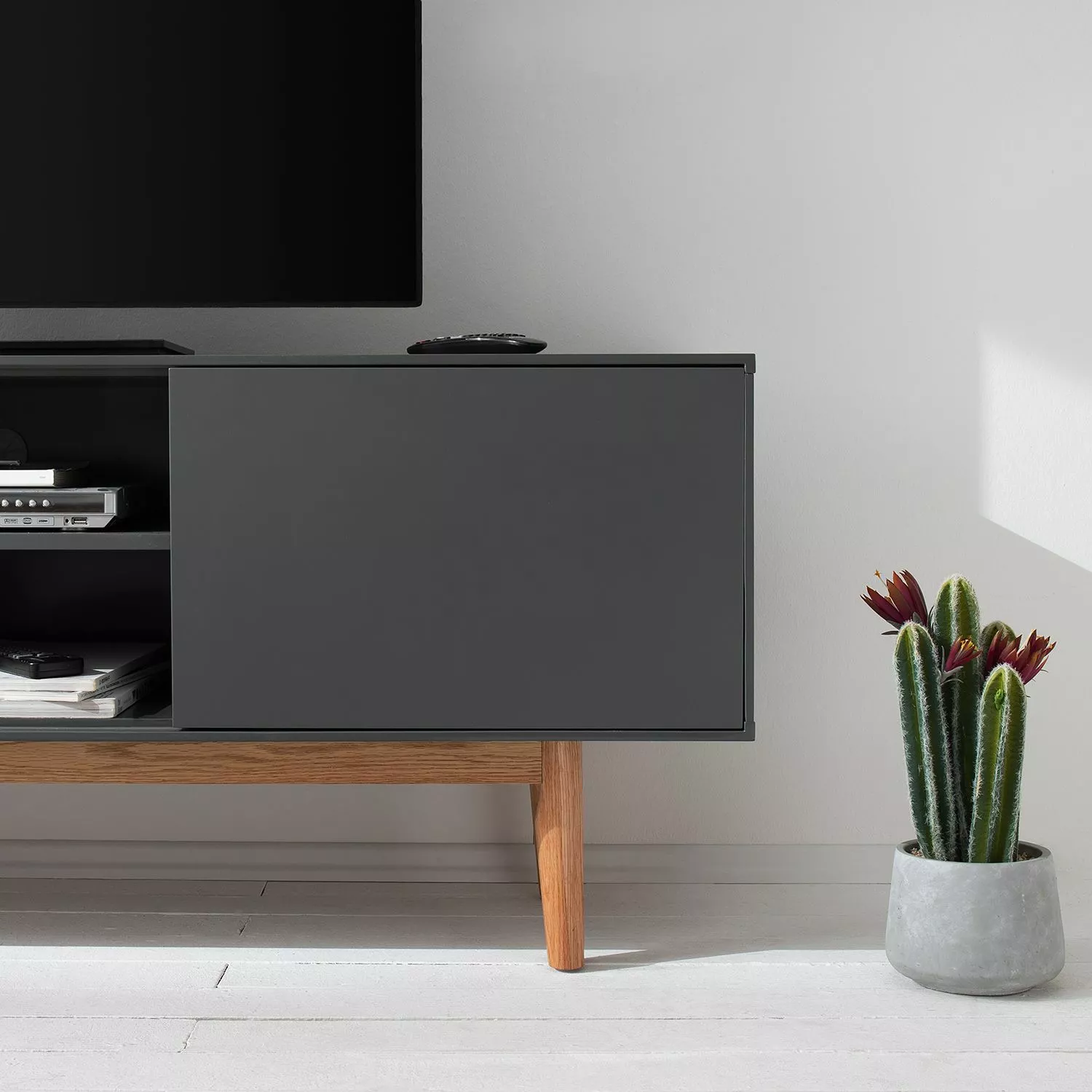 Mørteens TV-Lowboard Lindholm - Grau - 160 x 40 cm 11 Mørteens TV-Lowboard Lindholm - Grau - 160 x 40 cm – Bild 9