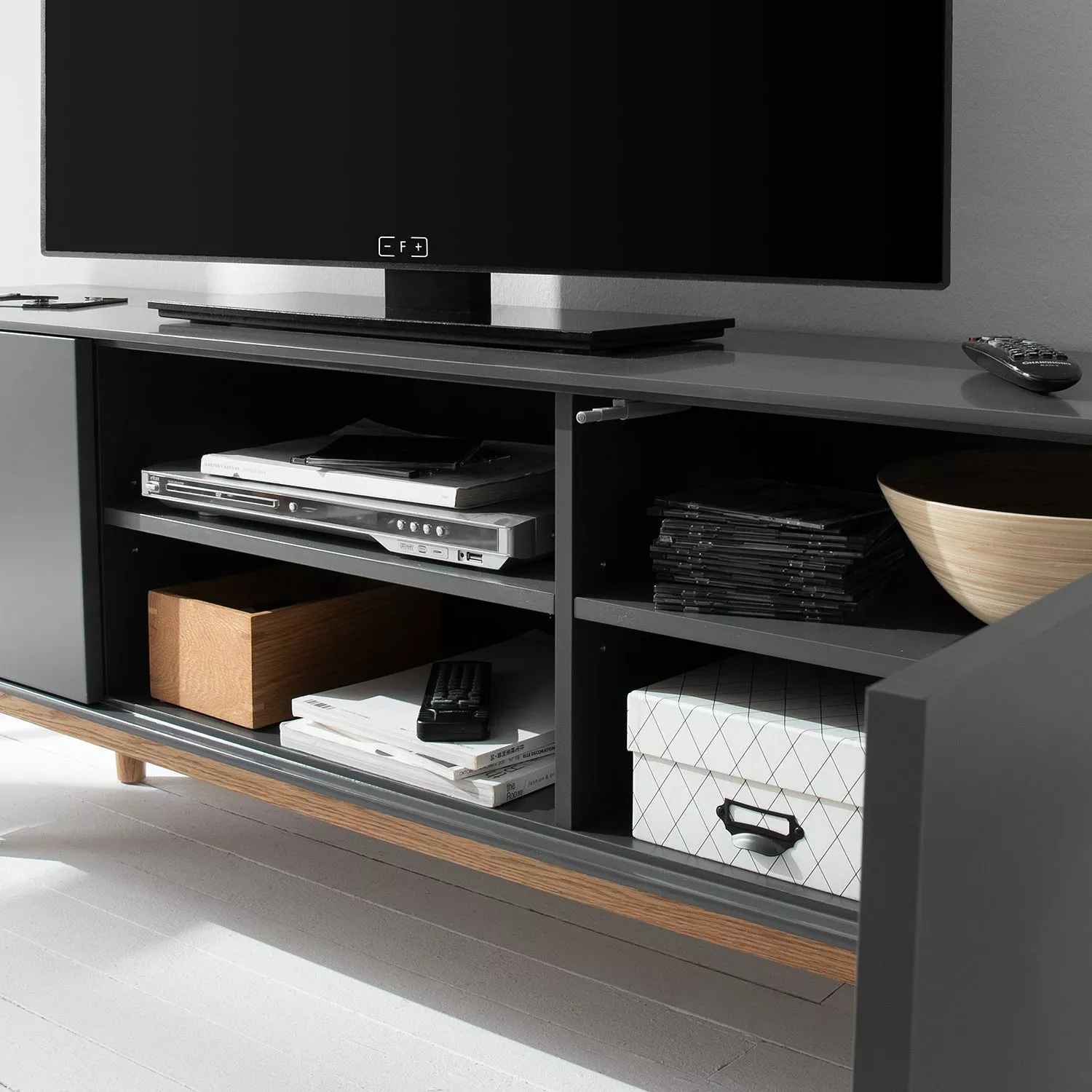 Mørteens TV-Lowboard Lindholm - Grau - 160 x 40 cm 13 Mørteens TV-Lowboard Lindholm - Grau - 160 x 40 cm – Bild 11