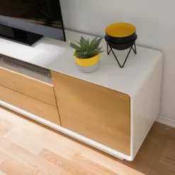 Mørteens TV-Lowboard Boge II - Asteiche / Matt Weiß 21 Mørteens TV-Lowboard Boge II - Asteiche / Matt Weiß -Kommoden Verkäufe 2023 1000123285 200811 14060801194 DETAILS P000000001000123285