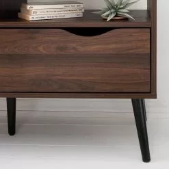 Mørteens TV-Lowboard Gjora II - Gummibaum teilmassiv - Walnuss -Kommoden Verkäufe 2023 1000123453 190325 11253000004 GALLERYIMAGES P000000001000123453