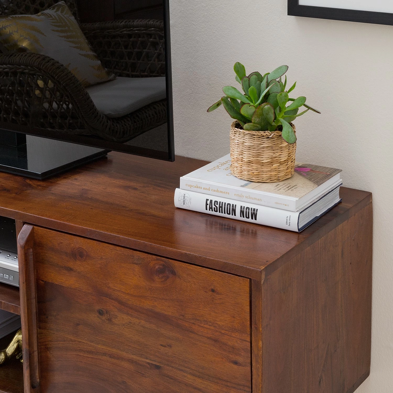 Ars manufacti TV-Lowboard Baxley - Akazie massiv / Metall - Akazie / Gold 15 Ars manufacti TV-Lowboard Baxley - Akazie massiv / Metall - Akazie / Gold – Bild 13