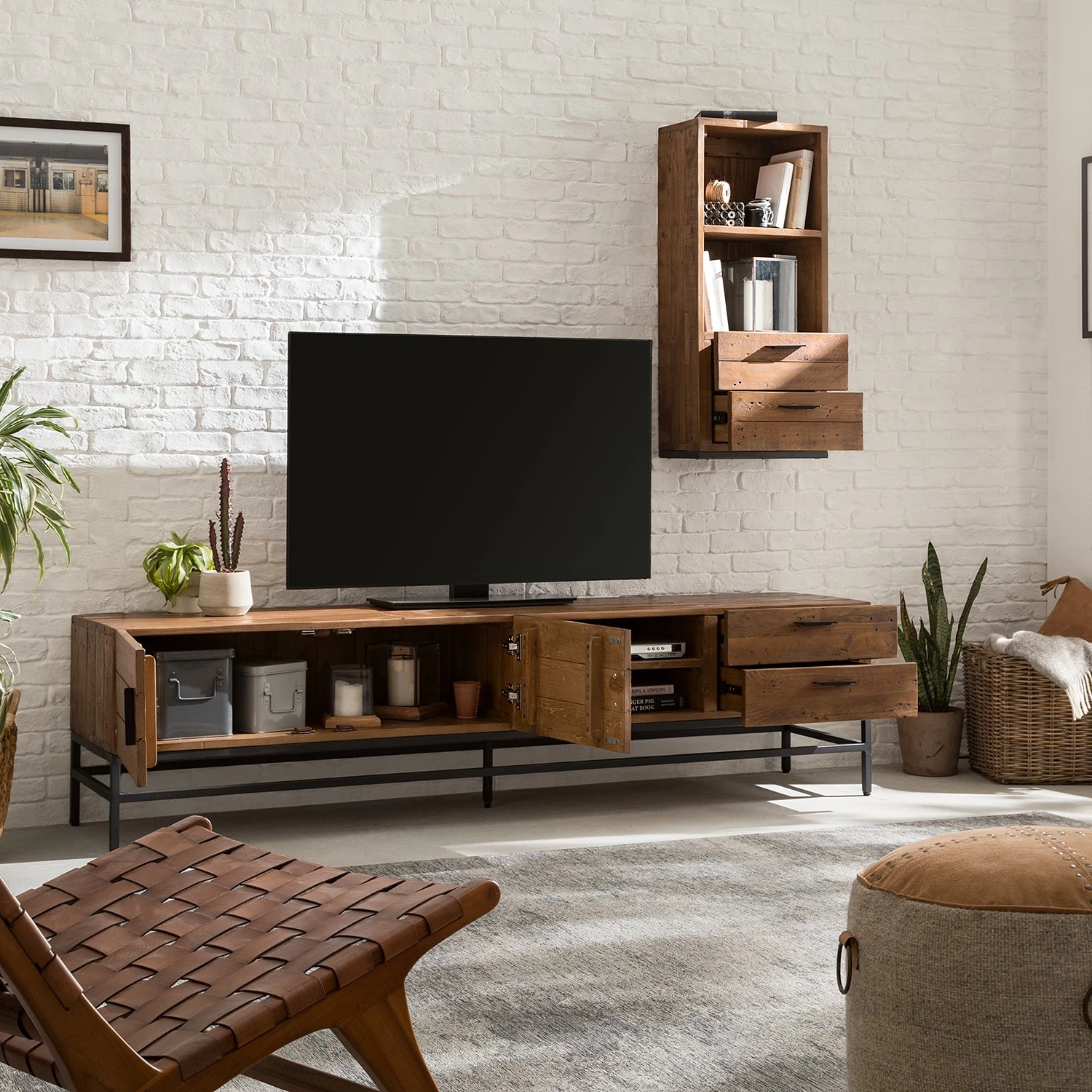 Ars manufacti TV-Lowboard Grasby III - Altholz Pinie / Metall - Pinie Dunkel / Schwarz 5 Ars manufacti TV-Lowboard Grasby III - Altholz Pinie / Metall - Pinie Dunkel / Schwarz – Bild 3