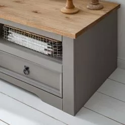 Maison Belfort TV-Lowboard Finca Rustica II - Kiefer massiv - Kiefer Grau 27 Maison Belfort TV-Lowboard Finca Rustica II - Kiefer massiv - Kiefer Grau -Kommoden Verkäufe 2023 1000178053 200507 14182400015 DETAILS P000000001000178053