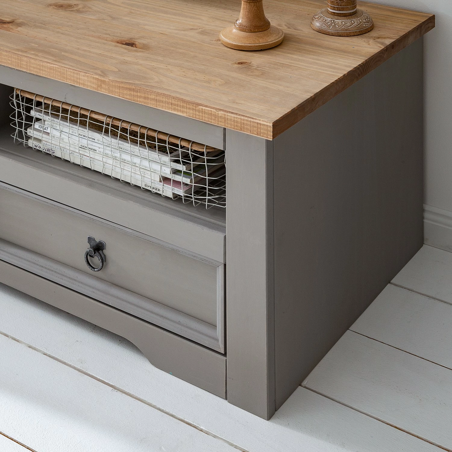 Maison Belfort TV-Lowboard Finca Rustica II - Kiefer massiv - Kiefer Grau 15 Maison Belfort TV-Lowboard Finca Rustica II - Kiefer massiv - Kiefer Grau – Bild 13