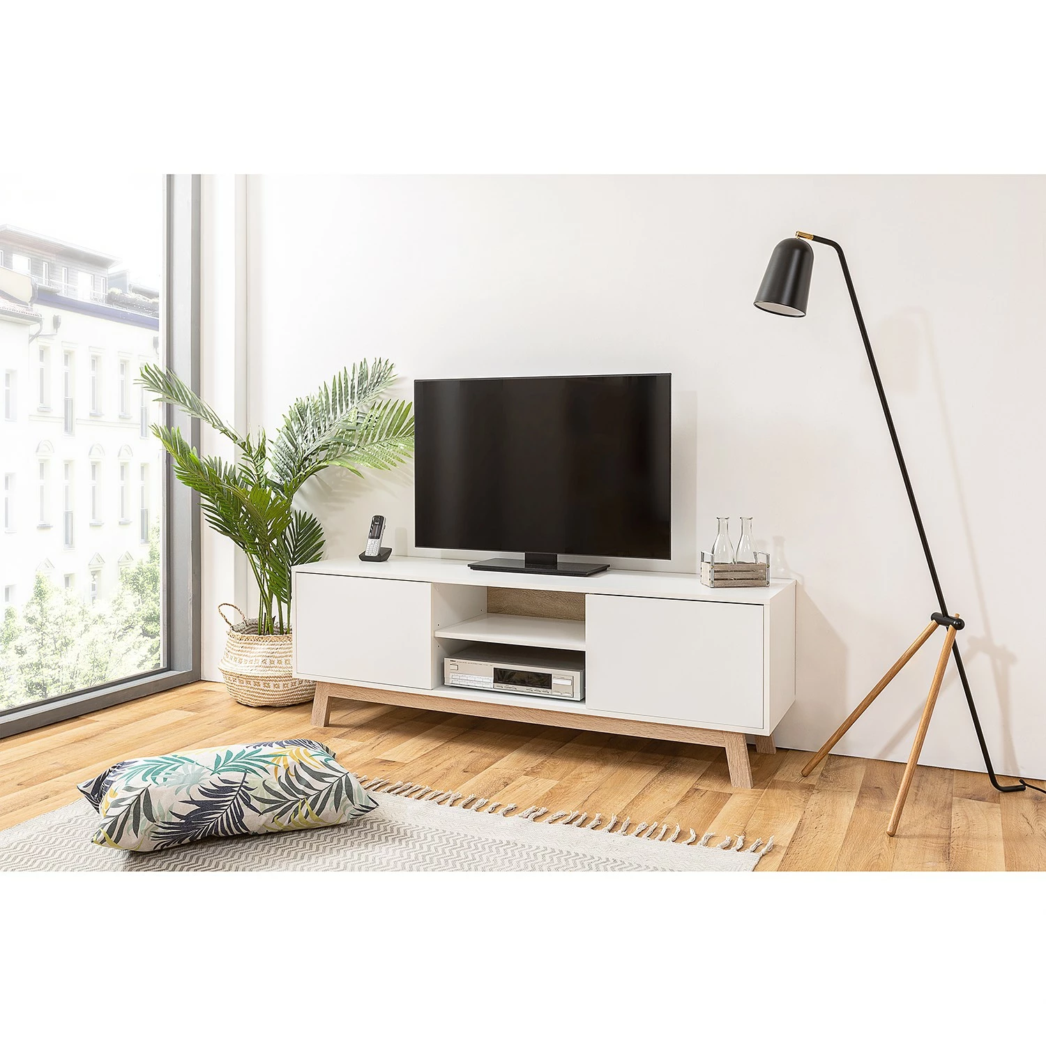 Norrwood TV-Lowboard Sinetta - Weiß / Eiche Dekor 4 Norrwood TV-Lowboard Sinetta - Weiß / Eiche Dekor – Bild 2