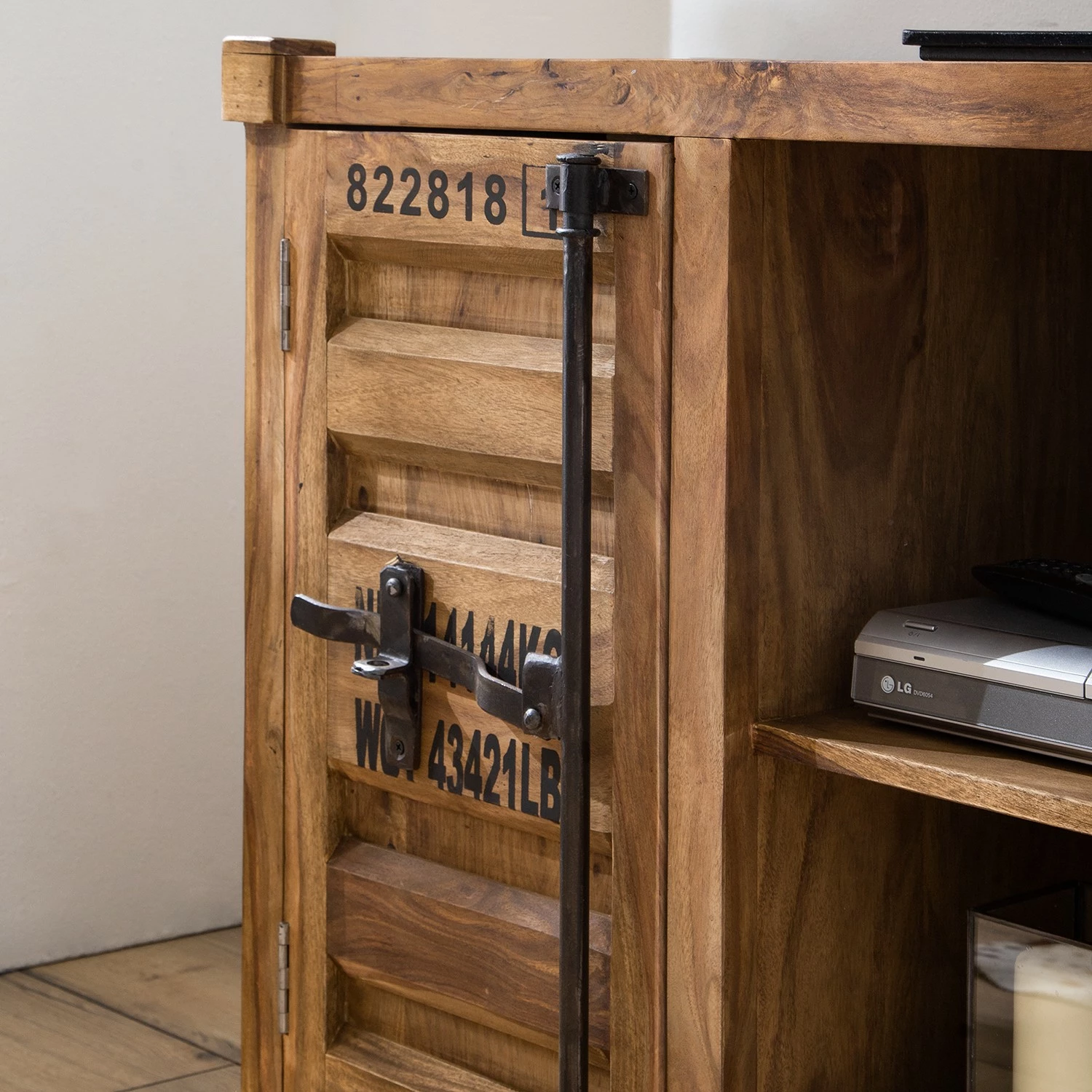 Wolf-Möbel TV-Lowboard Container - Sheesham massiv 21 Wolf-Möbel TV-Lowboard Container - Sheesham massiv – Bild 19