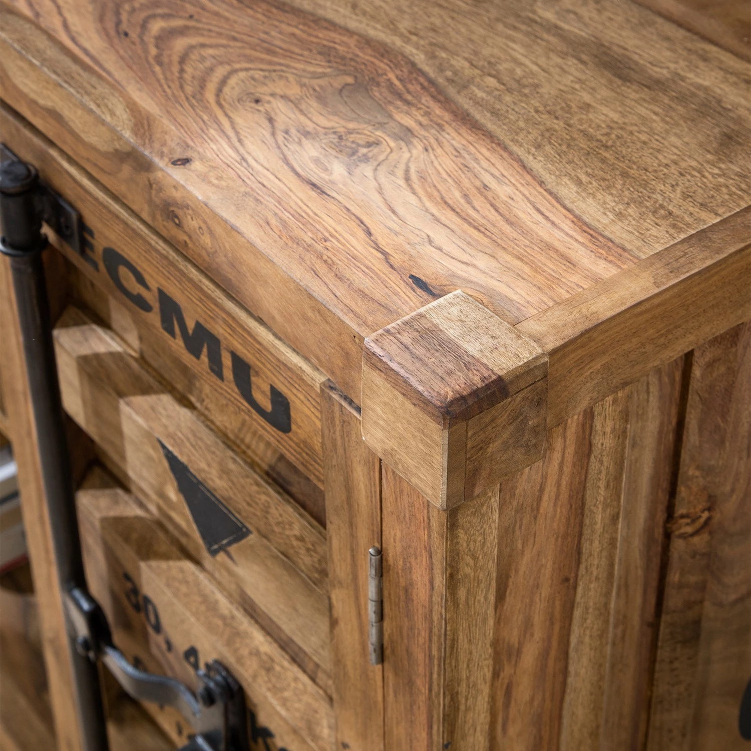 Wolf-Möbel TV-Lowboard Container - Sheesham massiv 22 Wolf-Möbel TV-Lowboard Container - Sheesham massiv – Bild 20