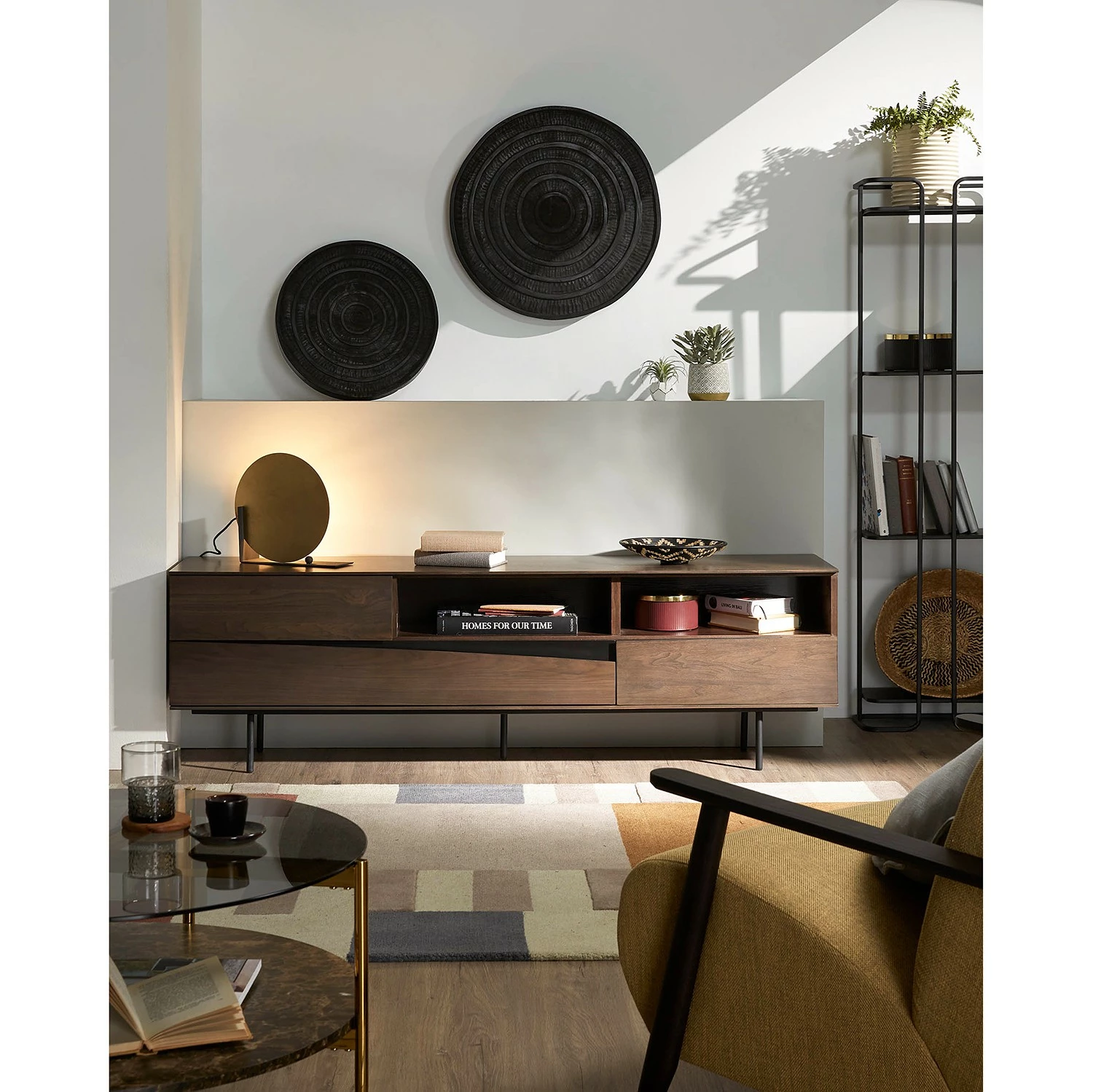 Red Living TV-Lowboard Kluuvi - Echtholzfurnier - Walnuss / Schwarz 4 Red Living TV-Lowboard Kluuvi - Echtholzfurnier - Walnuss / Schwarz – Bild 2