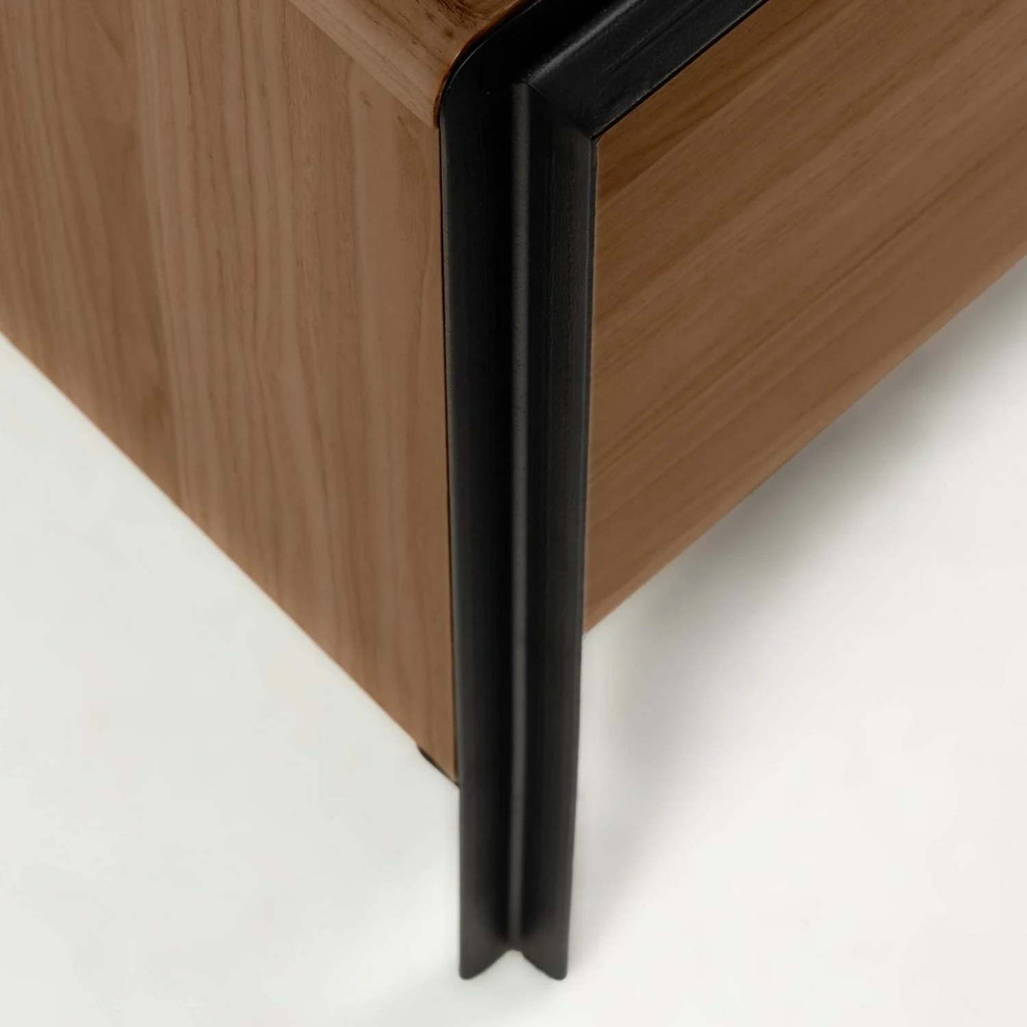 Red Living TV-Lowboard Juuka - Echtholzfurnier - Walnuss / Schwarz 11 Red Living TV-Lowboard Juuka - Echtholzfurnier - Walnuss / Schwarz – Bild 9