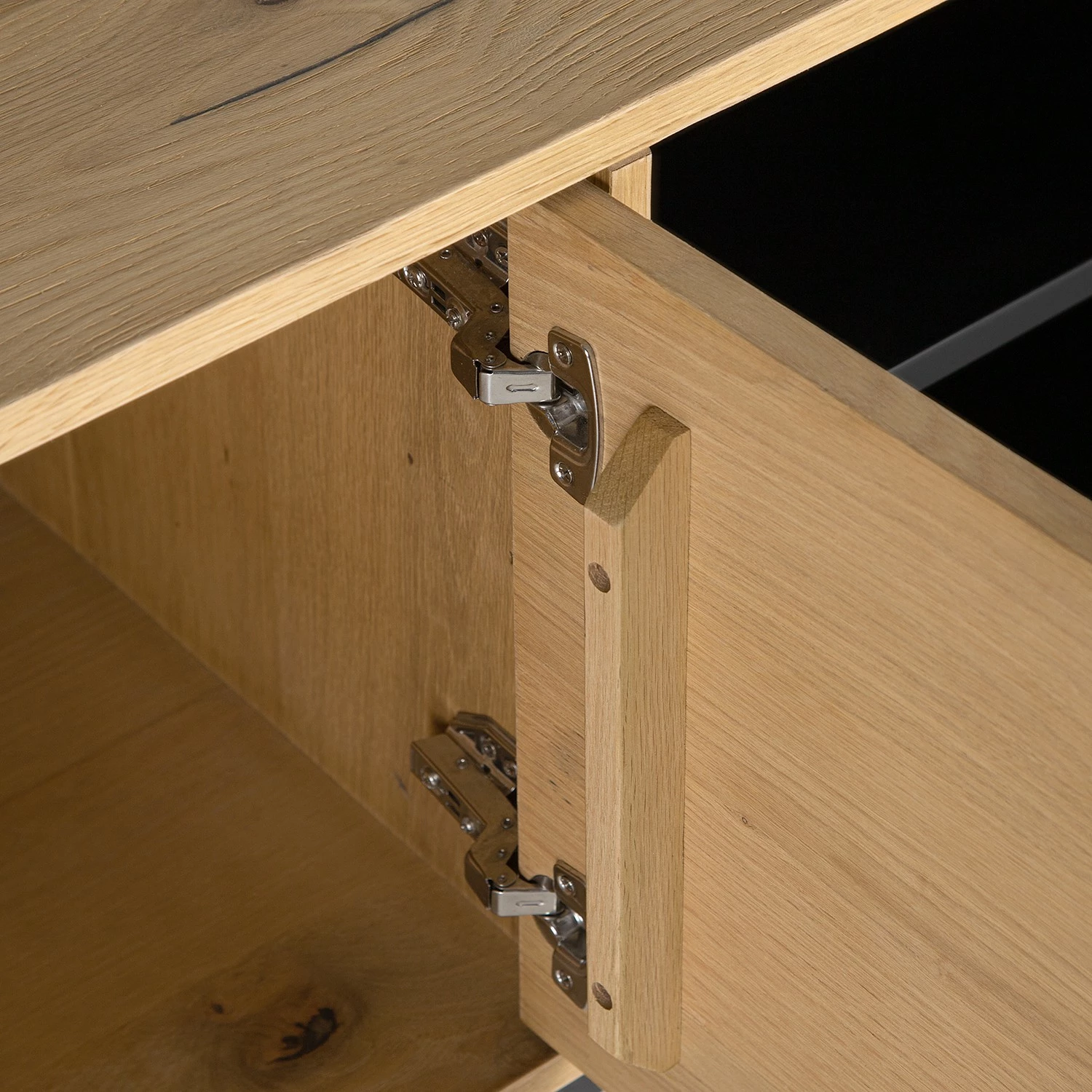 Studio Copenhagen TV-Lowboard Flox II - Echtholzfurnier / Metall - Eiche / Schwarz 9 Studio Copenhagen TV-Lowboard Flox II - Echtholzfurnier / Metall - Eiche / Schwarz – Bild 7