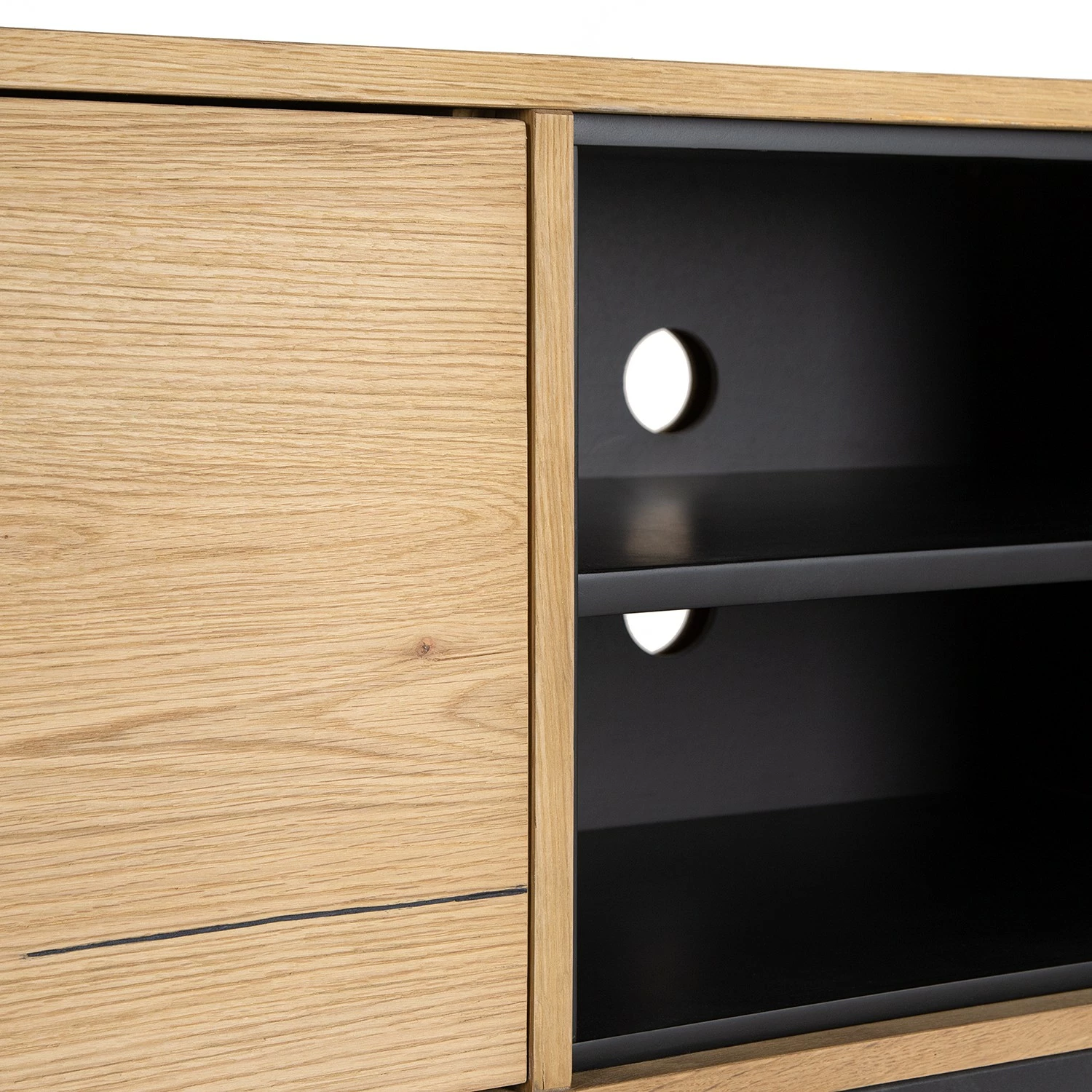 Studio Copenhagen TV-Lowboard Flox II - Echtholzfurnier / Metall - Eiche / Schwarz 10 Studio Copenhagen TV-Lowboard Flox II - Echtholzfurnier / Metall - Eiche / Schwarz – Bild 8