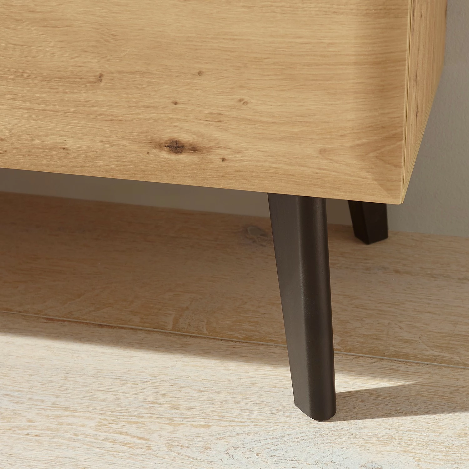 Loftscape TV-Lowboard Tornac - Eiche Artisan Dekor / Schwarz - Breite: 160 cm 8 Loftscape TV-Lowboard Tornac - Eiche Artisan Dekor / Schwarz - Breite: 160 cm – Bild 6