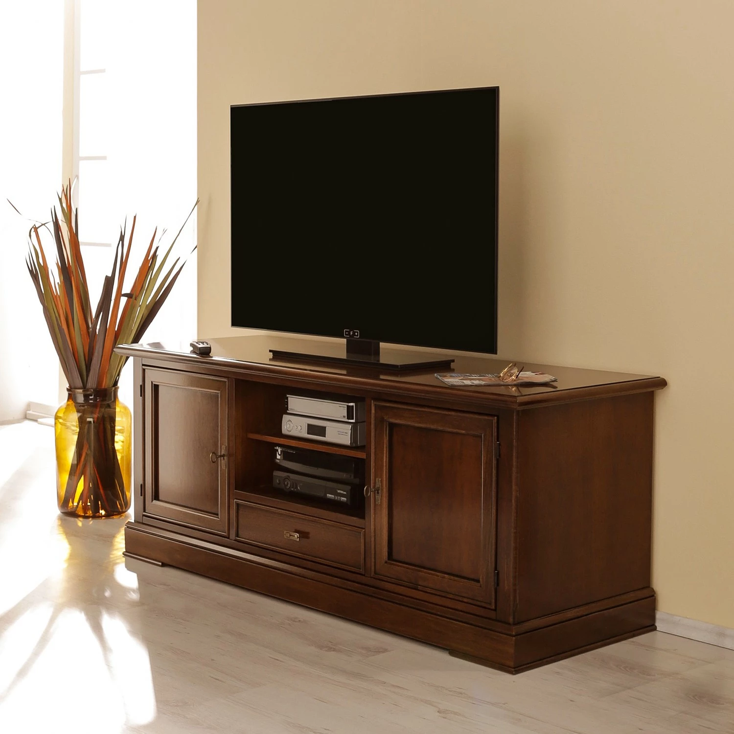 Ridgevalley TV-Lowboard Brieux I - Tulpenbaum teilmassiv - Tulpenbaum Antik 4 Ridgevalley TV-Lowboard Brieux I - Tulpenbaum teilmassiv - Tulpenbaum Antik – Bild 2