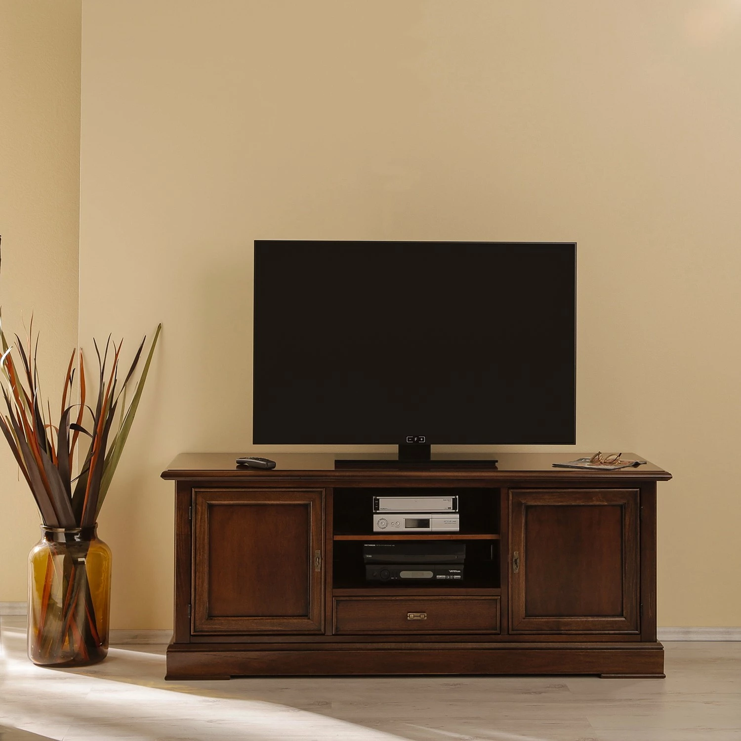 Ridgevalley TV-Lowboard Brieux I - Tulpenbaum teilmassiv - Tulpenbaum Antik 5 Ridgevalley TV-Lowboard Brieux I - Tulpenbaum teilmassiv - Tulpenbaum Antik – Bild 3