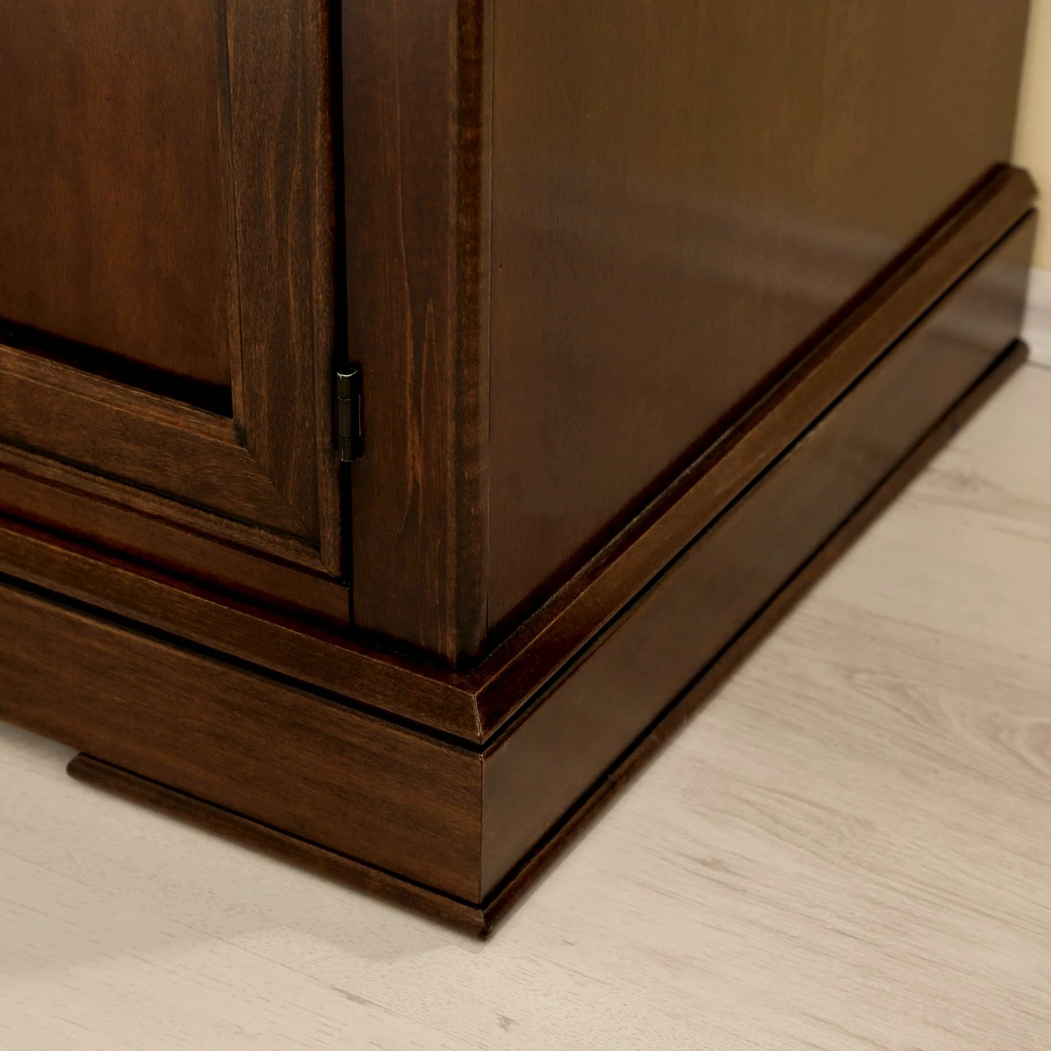 Ridgevalley TV-Lowboard Brieux I - Tulpenbaum teilmassiv - Tulpenbaum Antik 13 Ridgevalley TV-Lowboard Brieux I - Tulpenbaum teilmassiv - Tulpenbaum Antik – Bild 11