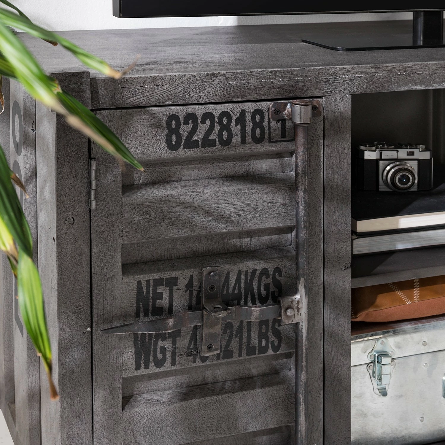 Wolf-Möbel TV-Lowboard Container I - Akazie massiv - Akazie Grau 18 Wolf-Möbel TV-Lowboard Container I - Akazie massiv - Akazie Grau – Bild 16