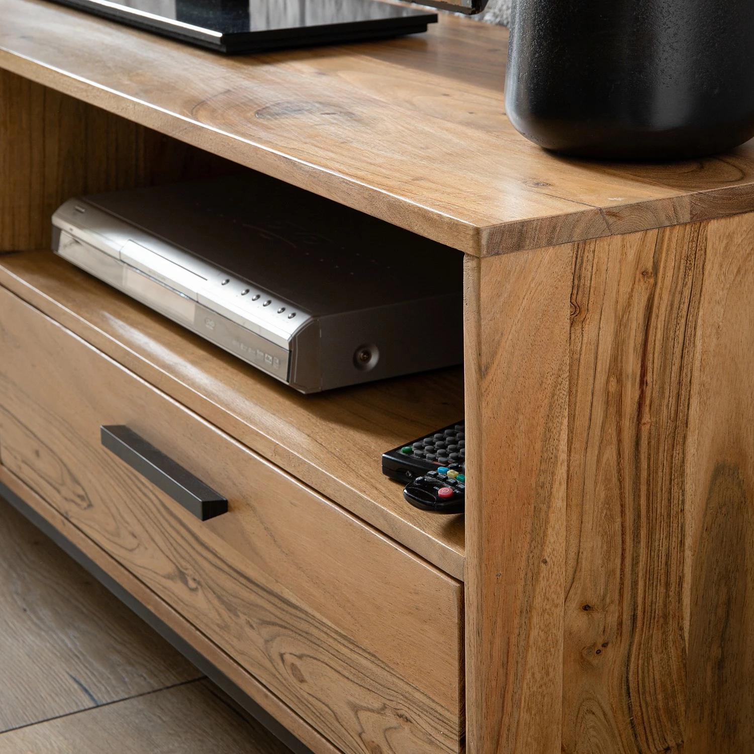 Ars manufacti TV-Lowboard Woodson V - Akazie massiv / Metall - Akazie Hellbraun 16 Ars manufacti TV-Lowboard Woodson V - Akazie massiv / Metall - Akazie Hellbraun – Bild 14