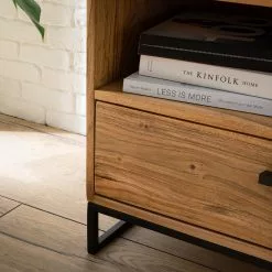 Ars manufacti TV-Lowboard Woodson V - Akazie massiv / Metall - Akazie Hellbraun 31 Ars manufacti TV-Lowboard Woodson V - Akazie massiv / Metall - Akazie Hellbraun -Kommoden Verkäufe 2023 1000339799 220311 075 DETAILS P000000001000339799