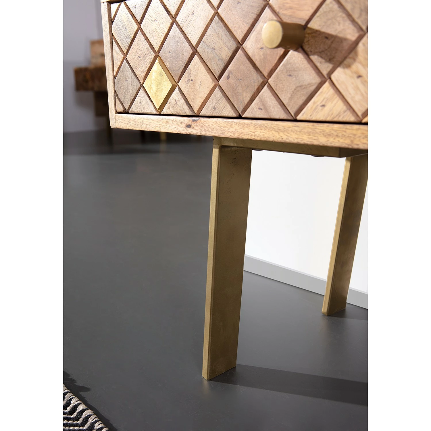 Naturoo TV-Lowboard Yearby - Mango massiv - Mango / Gold 7 Naturoo TV-Lowboard Yearby - Mango massiv - Mango / Gold – Bild 5