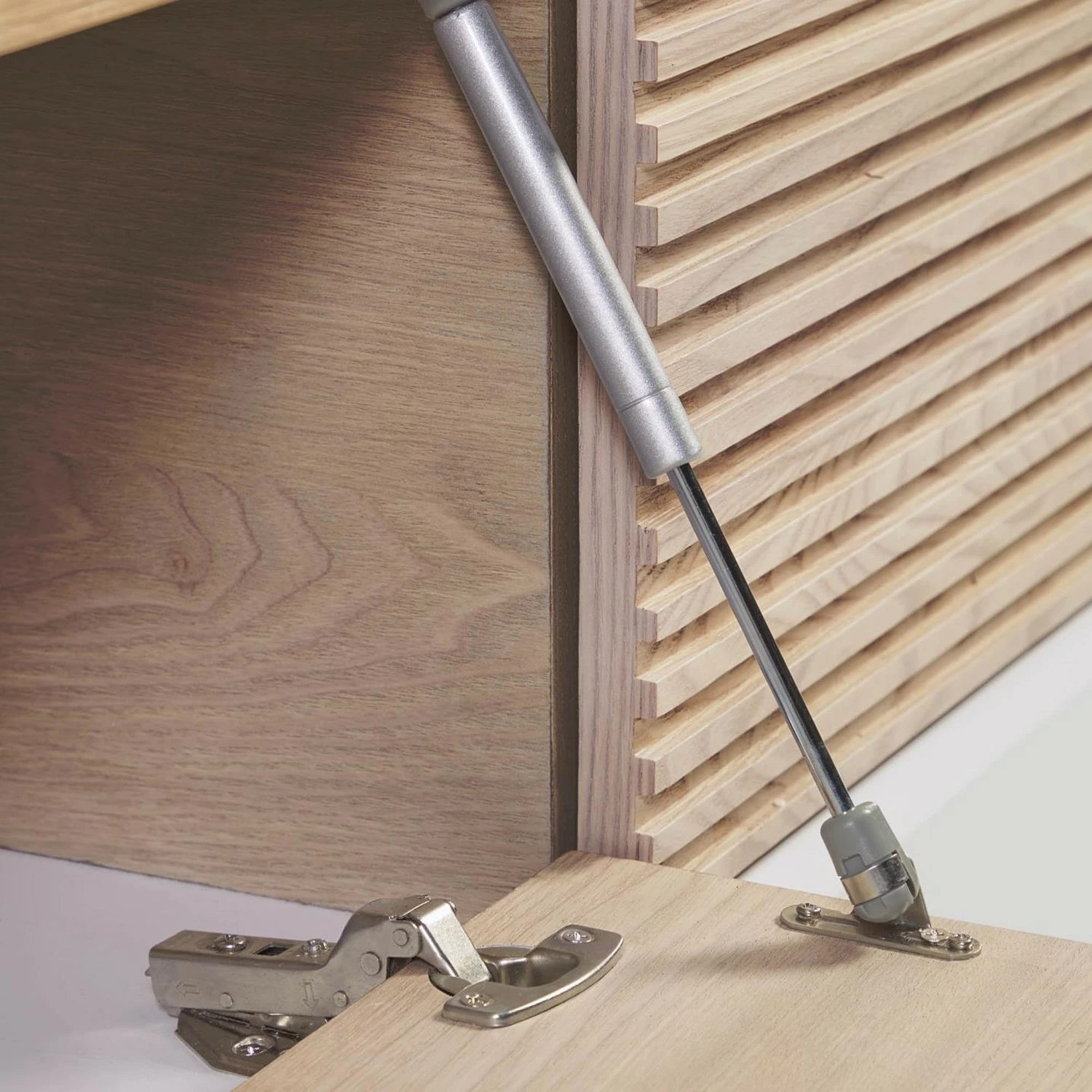 Norrwood TV-Lowboard Maredale II - Esche teilmassiv - Weiß / Esche 9 Norrwood TV-Lowboard Maredale II - Esche teilmassiv - Weiß / Esche – Bild 7