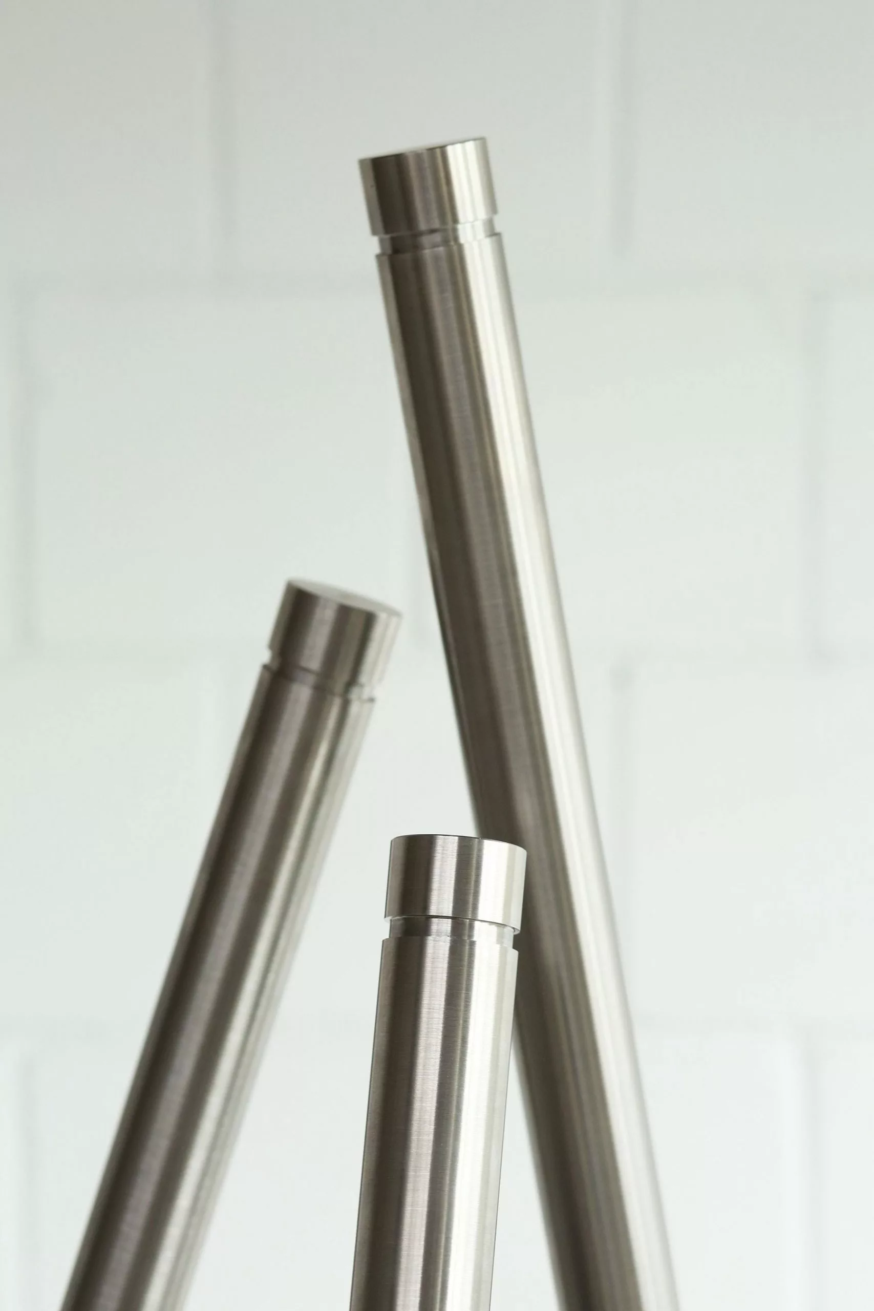 Wissmann Raumobjekte Ständer f. Fernseher tripod art 130-ST 6 Wissmann Raumobjekte Ständer f. Fernseher tripod art 130-ST – Bild 4