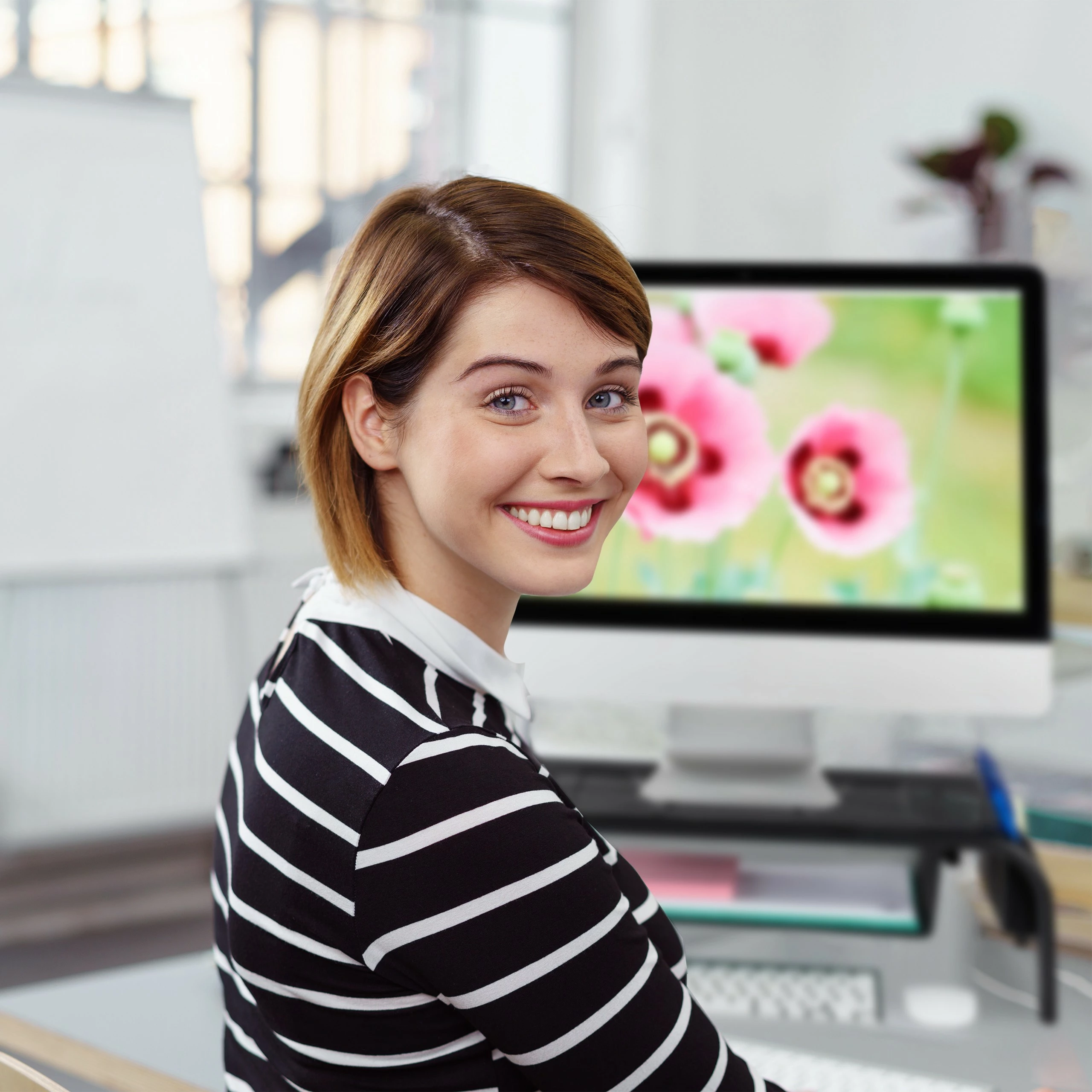 Relaxdays Monitorständer mit Schublade - Schwarz - Metall 5 Relaxdays Monitorständer mit Schublade - Schwarz - Metall – Bild 3